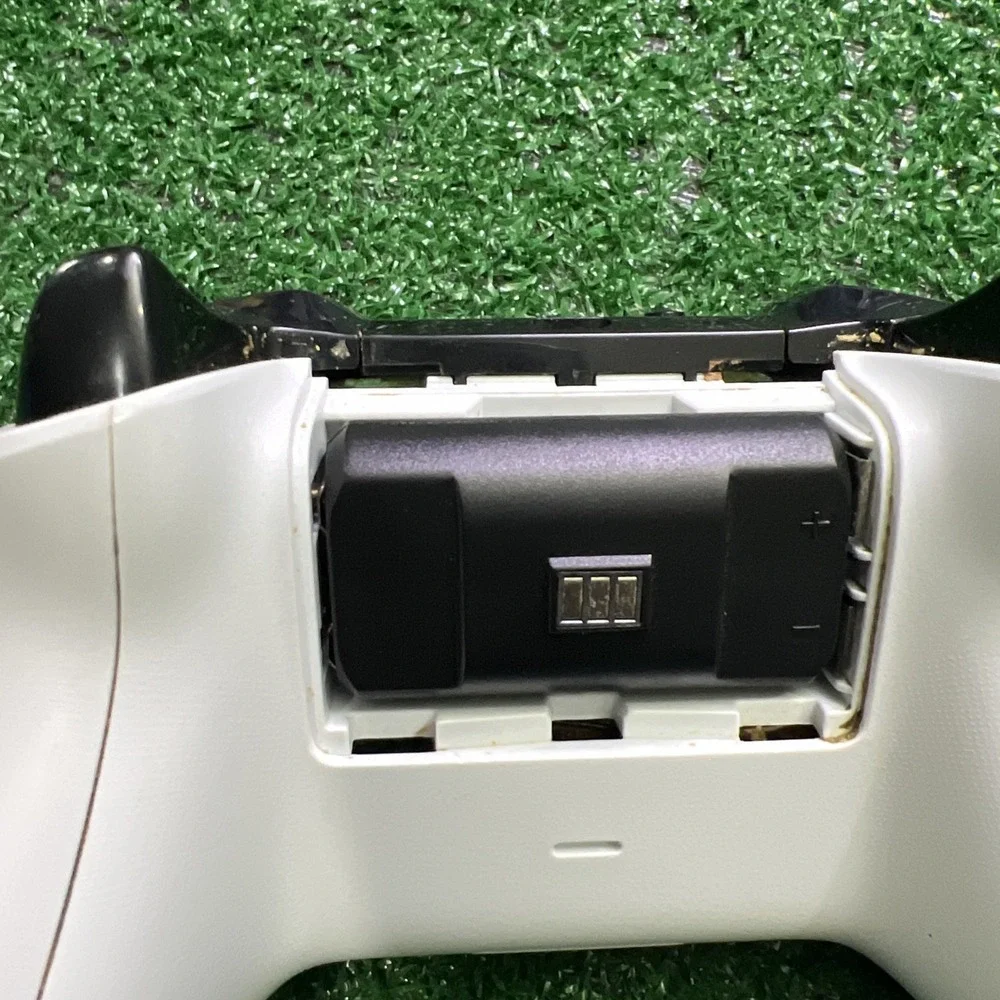 Microsoft‎ 1708 Xbox One Controller White Wireless Works